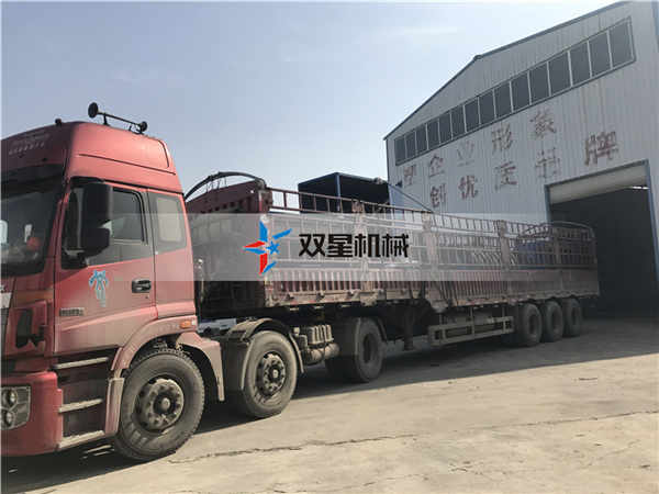 <a  target='_blank'><span>金屬破碎機</span></a>設備1400型發貨現場